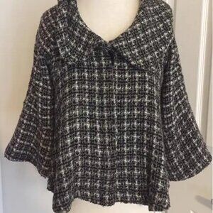 Style Women Cape swing jacket Coat Sleeves Button up Size S. fully Lined